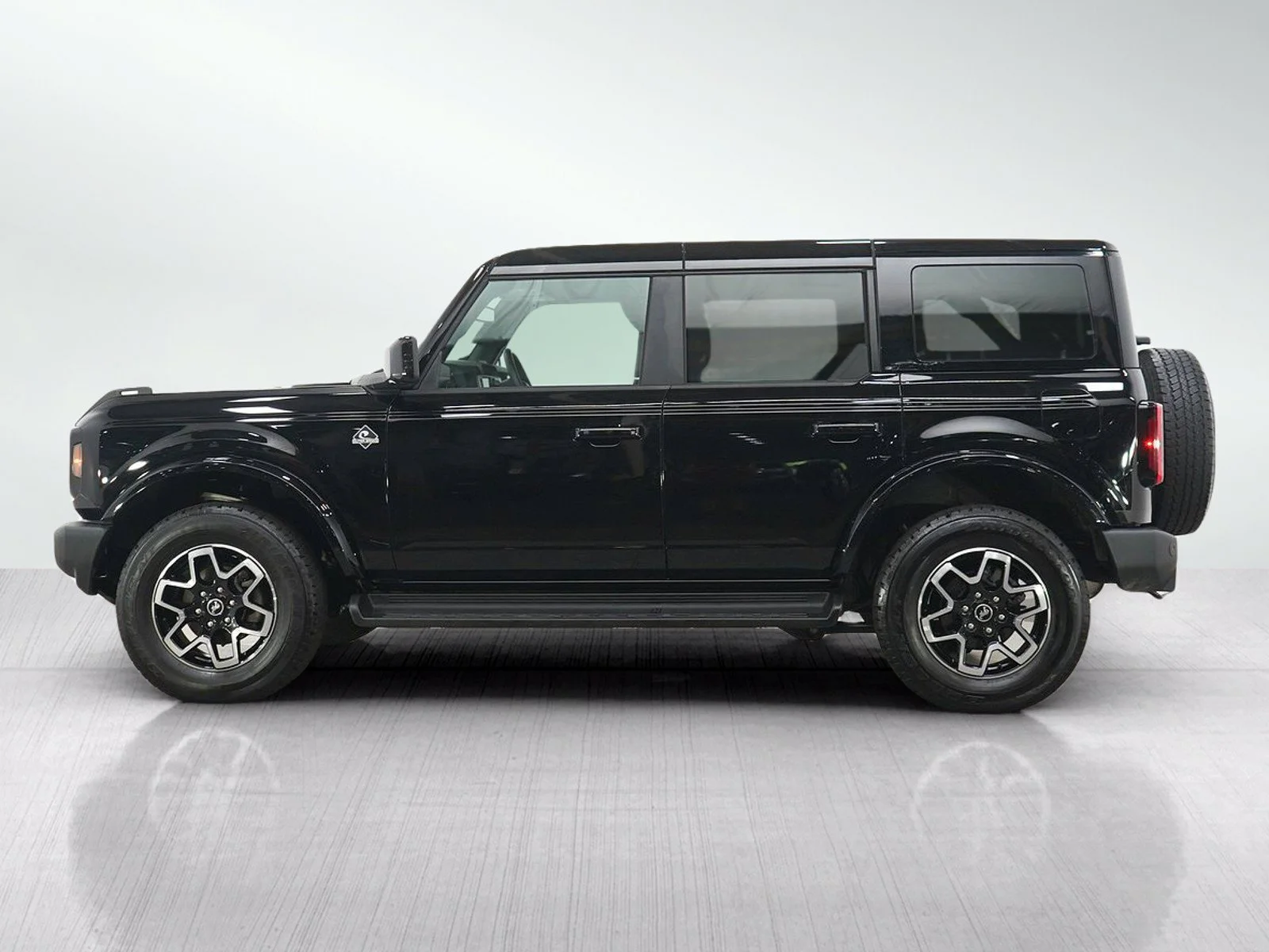 Used 2025 Ford Bronco Outer Banks with VIN 1FMEE8BP3SLA73120 for sale in Hopkins, Minnesota