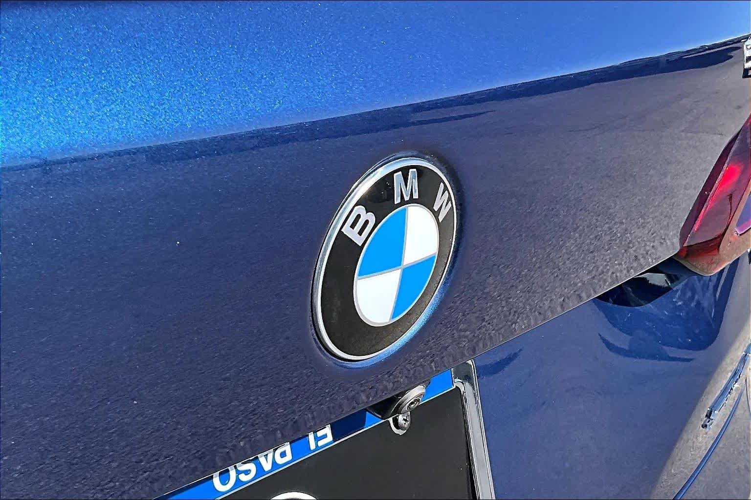 Used 2023 Phytonic Blue Metallic BMW sDrive40i image 9