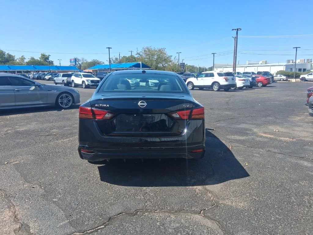 Used 2024 Black Nissan 2.5 SV image 3