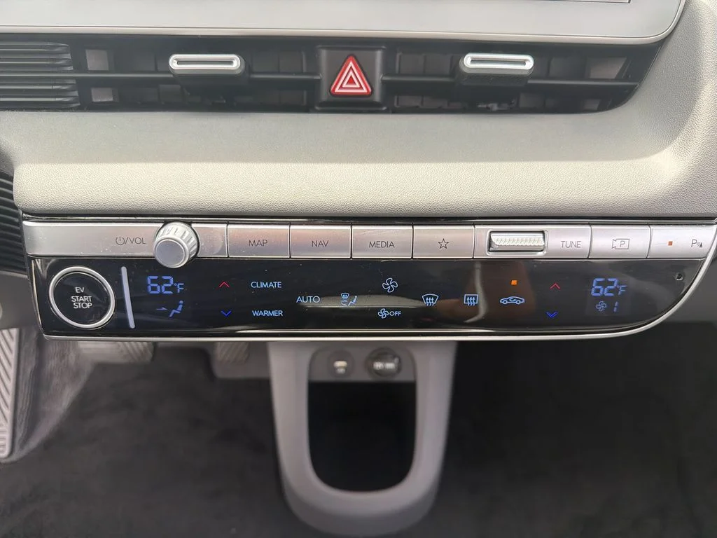 Used 2024 Blue Hyundai SEL image 16