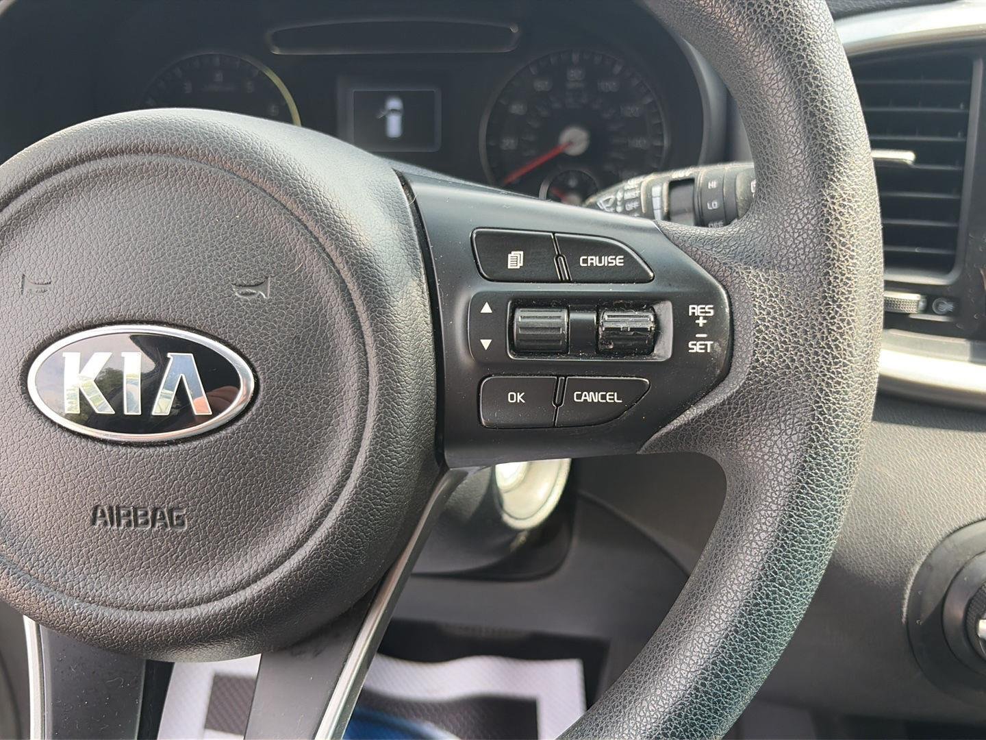 Used 2016  Kia L image 18