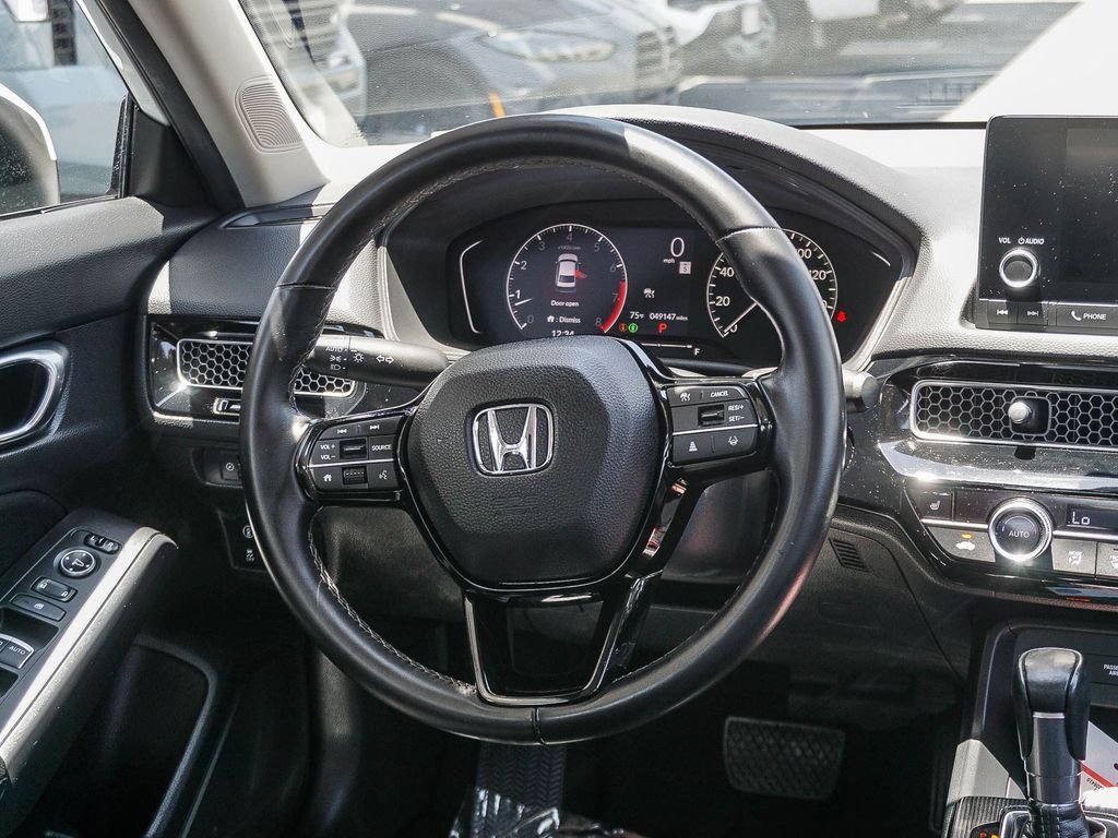 Used 2022 White Honda EX image 16