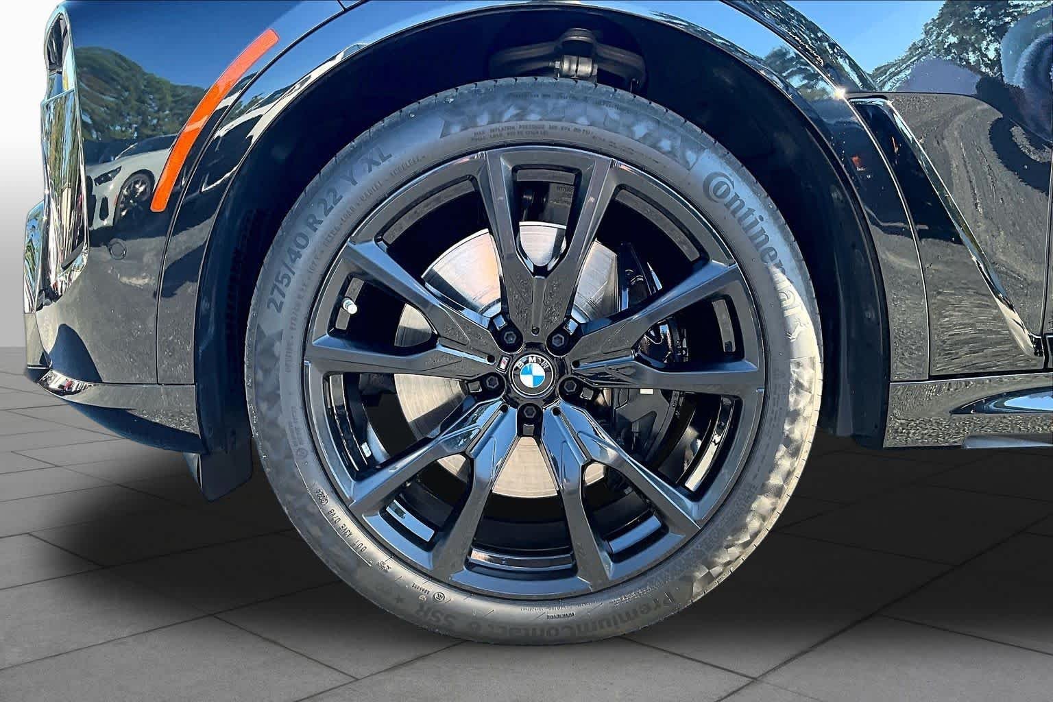Used 2025 Black Sapphire Metallic BMW xDrive40i image 11