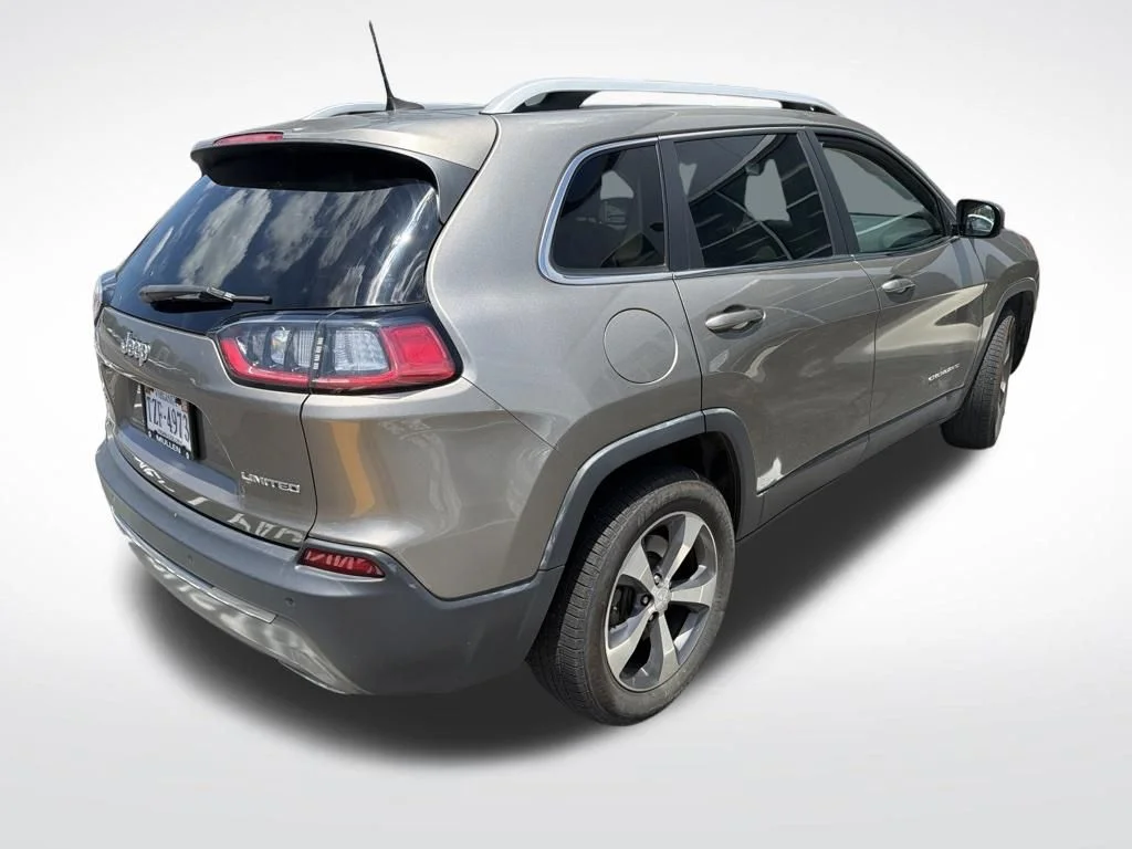 Used 2019 Beige Jeep Limited image 4