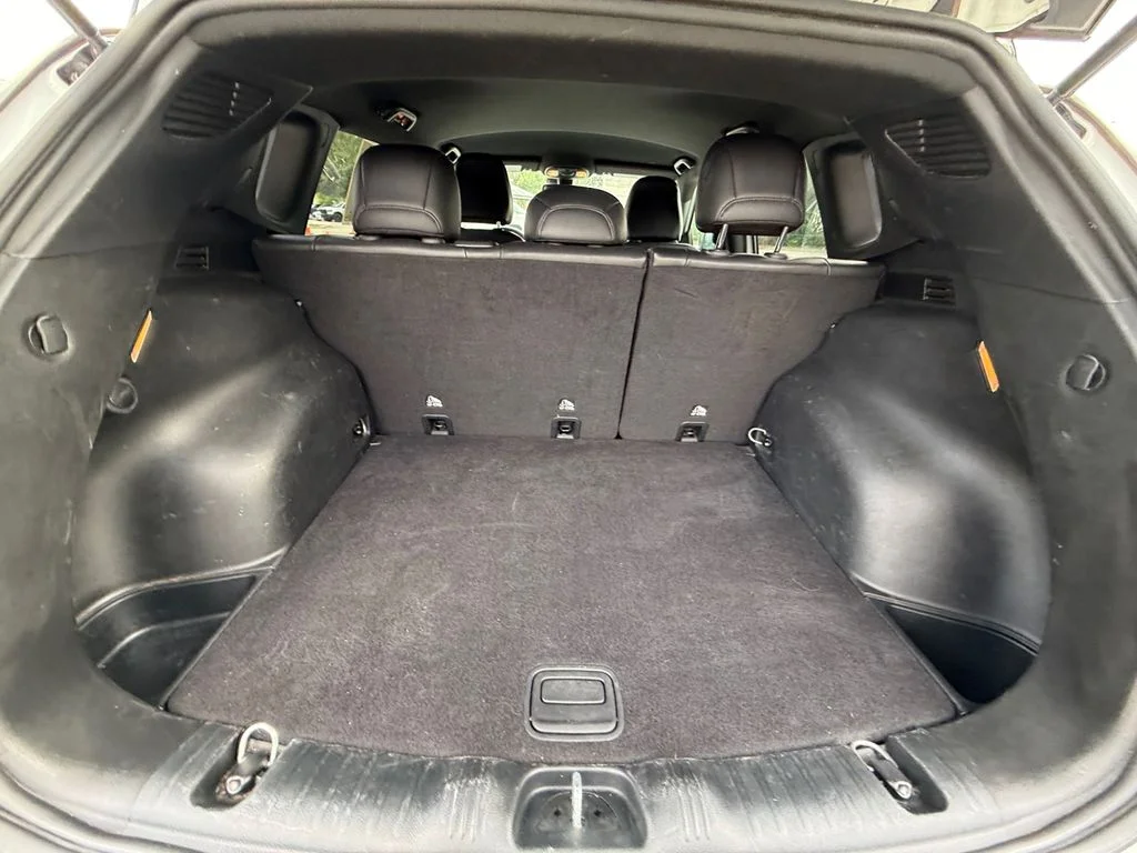 Used 2025 White Jeep Limited image 19