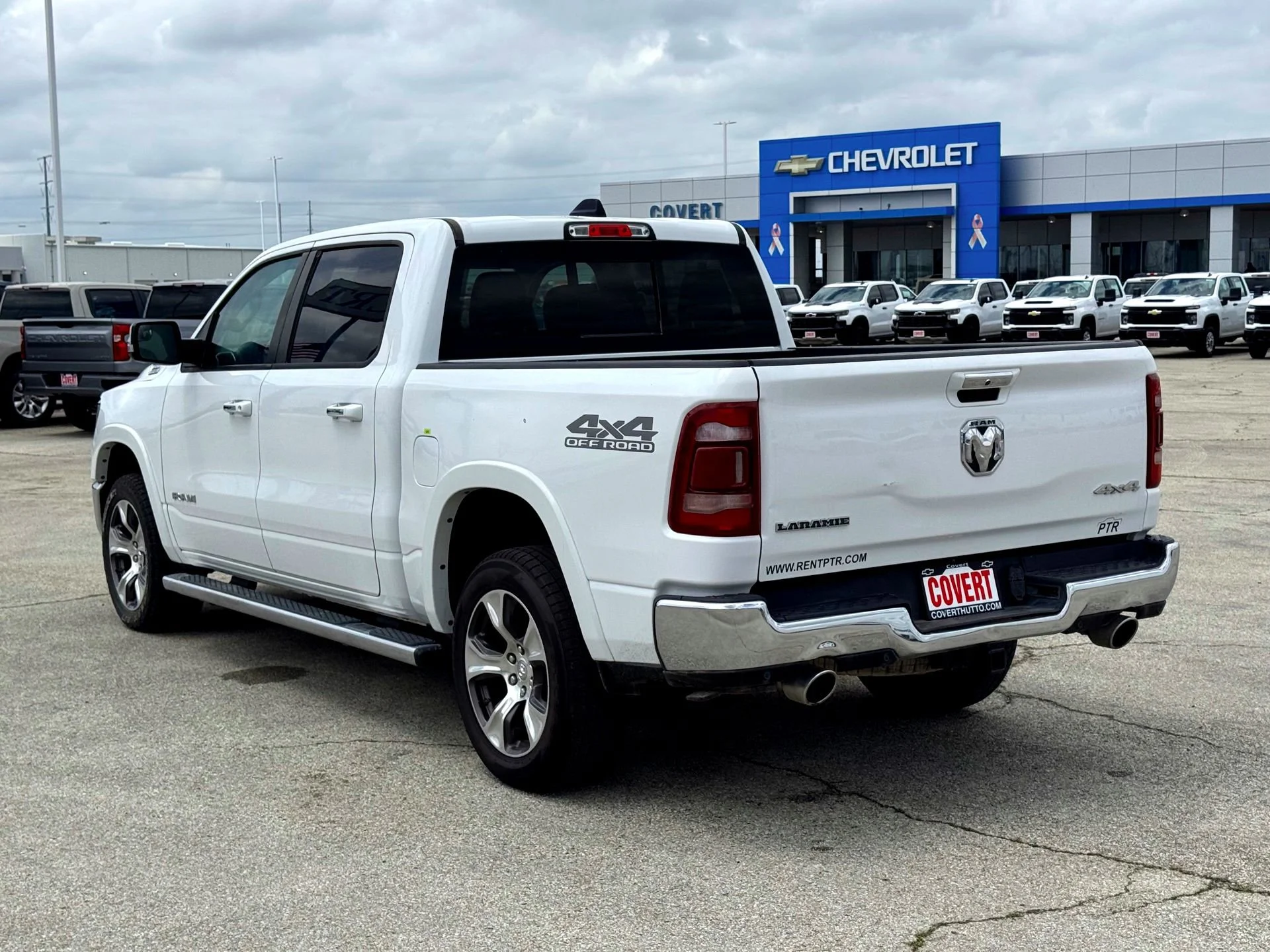 Used 2022 Bright White Clearcoat Ram Laramie image 9
