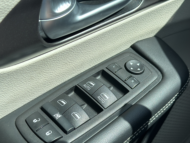 Used 2024 White Chrysler Touring L image 31