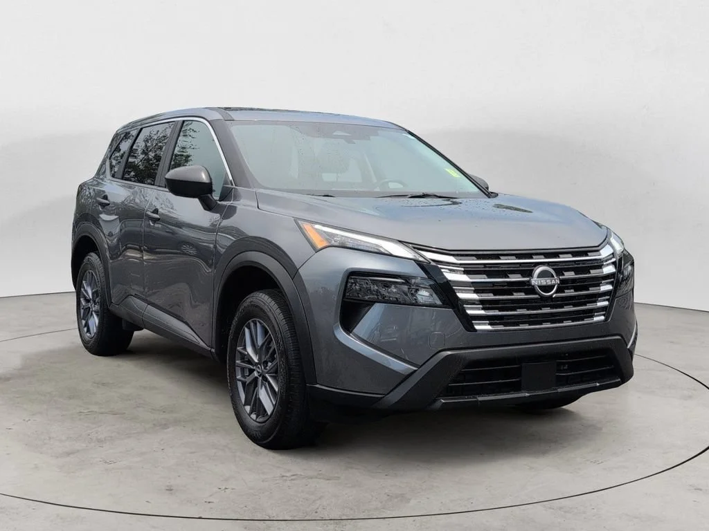 Used 2025 Grey Nissan S image 2