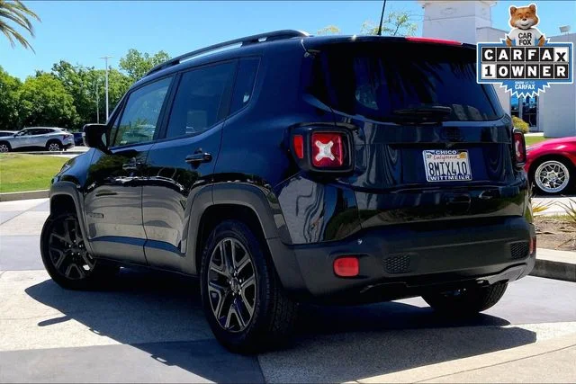 Used 2018 Black Jeep Latitude image 12