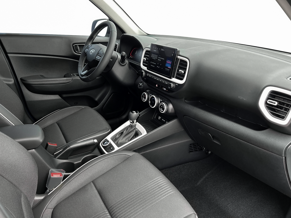 2024 Hyundai Venue Limited photo 2