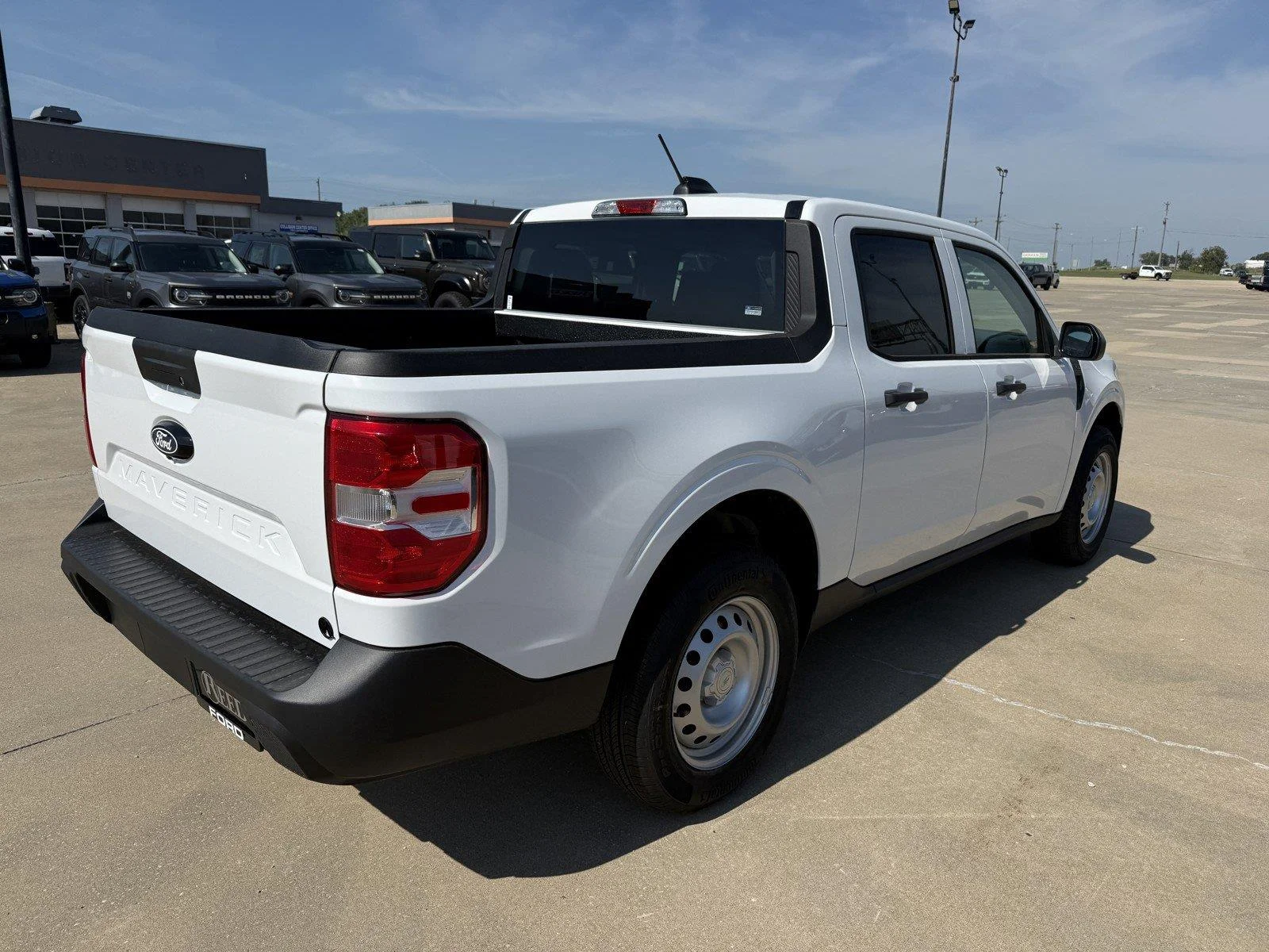 New 2026 Oxford White Ford XL image 9