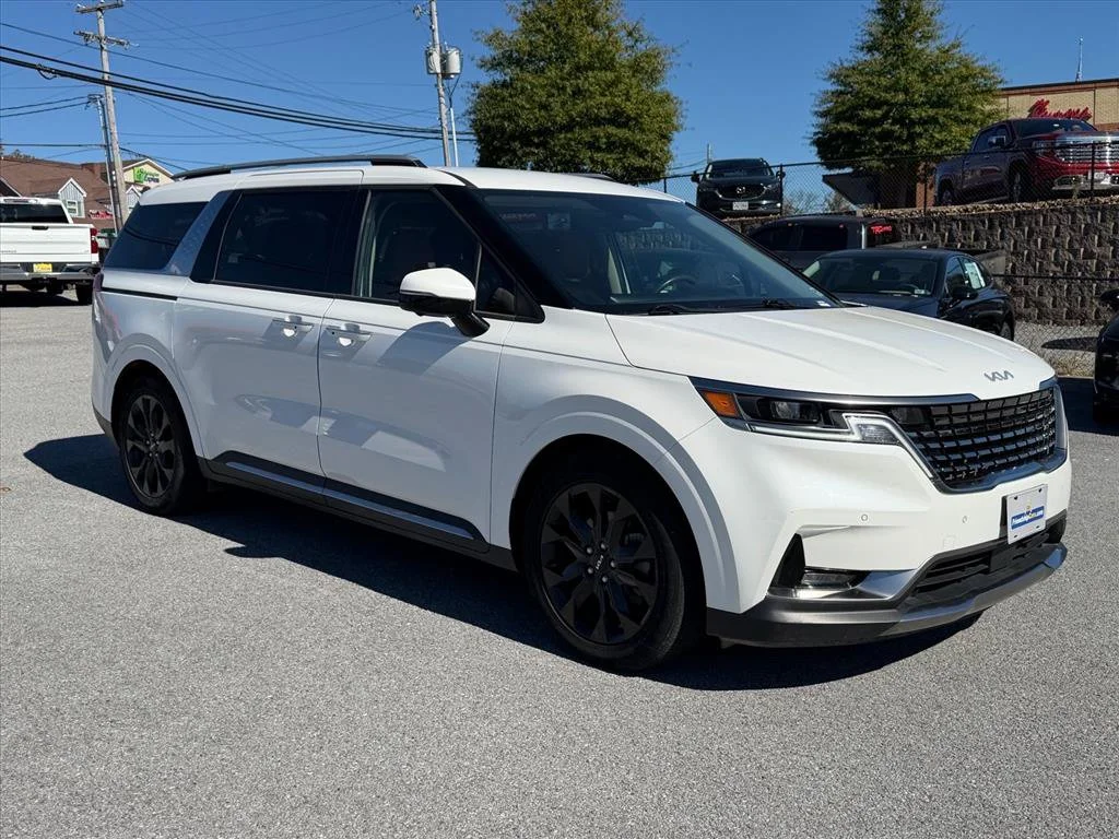 Used 2024 White Kia SX image 17