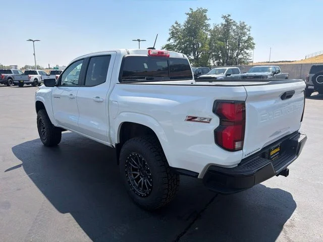Used 2023 White Chevrolet Z71 image 4