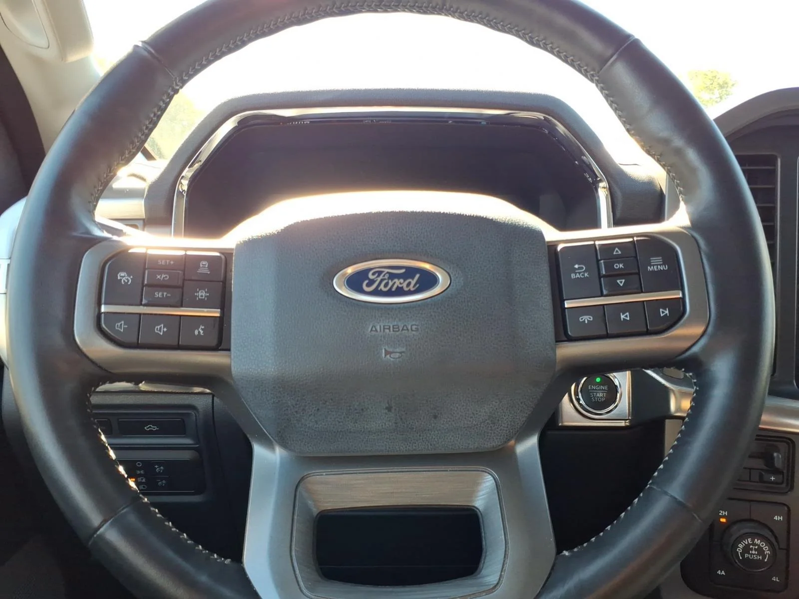 Used 2021 Star White Metallic Tri-Coat Ford LARIAT image 25