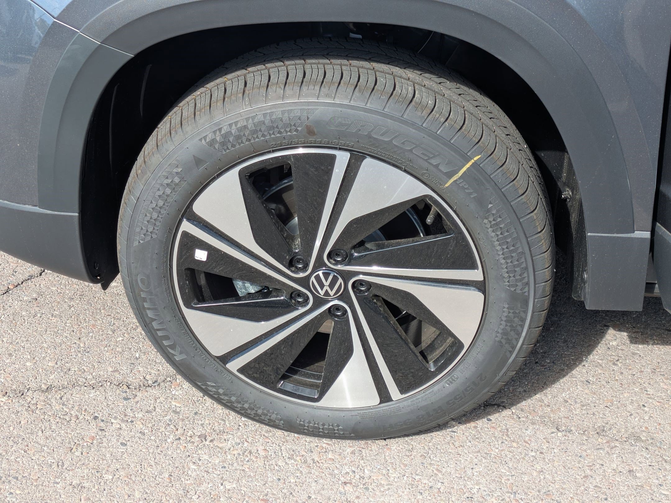 New 2026 Platinum Gray Metallic Volkswagen SE image 15