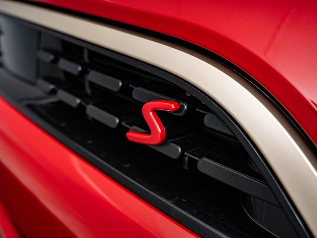 Used 2026 Chili Red Ii MINI Signature image 16