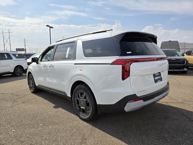 New 2026 Snow White Pearl Kia EX image 4