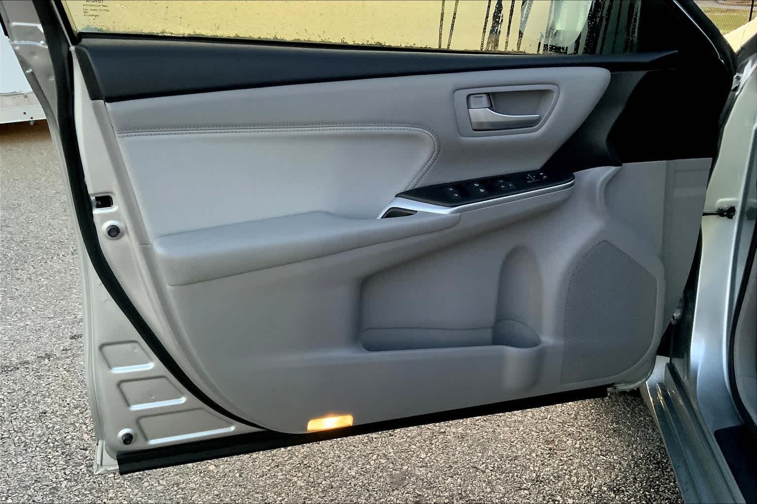 Used 2017 Celestial Silver Metallic Toyota Hybrid XLE image 21
