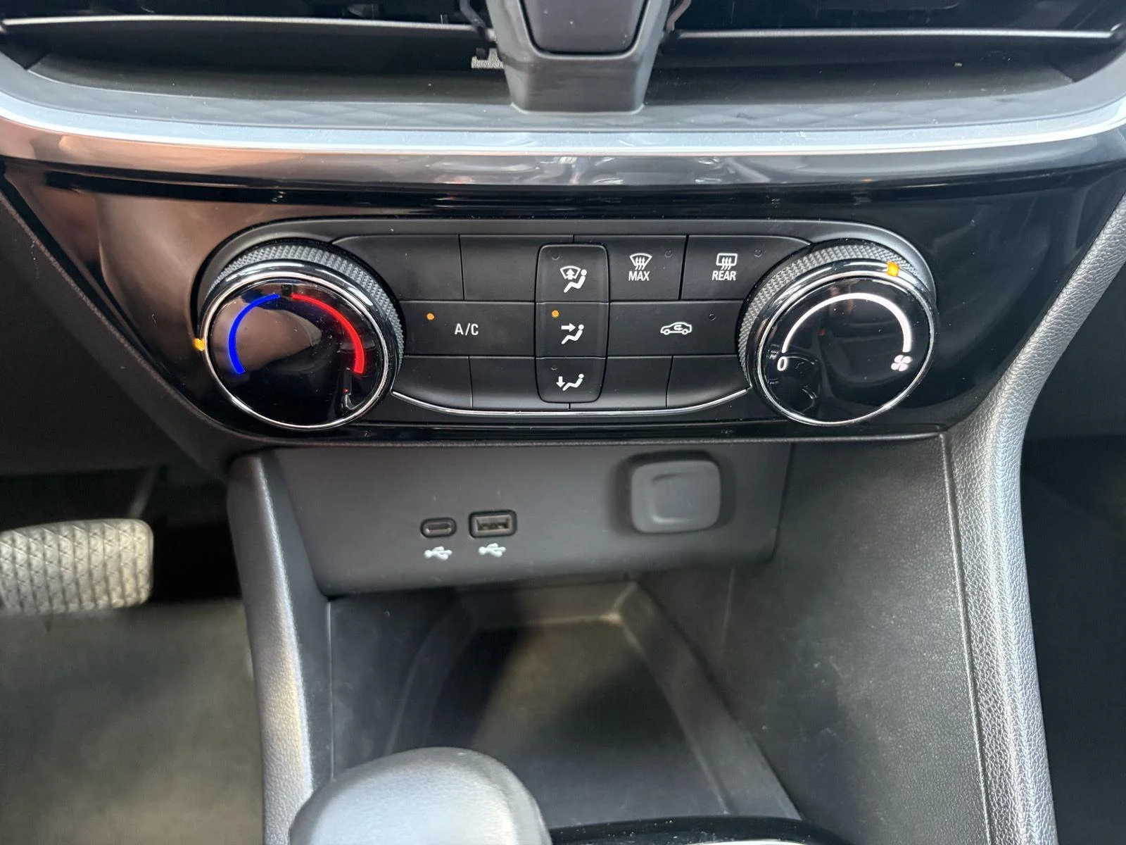 Used 2024 Cinnabar Metallic Buick Sport Touring image 25