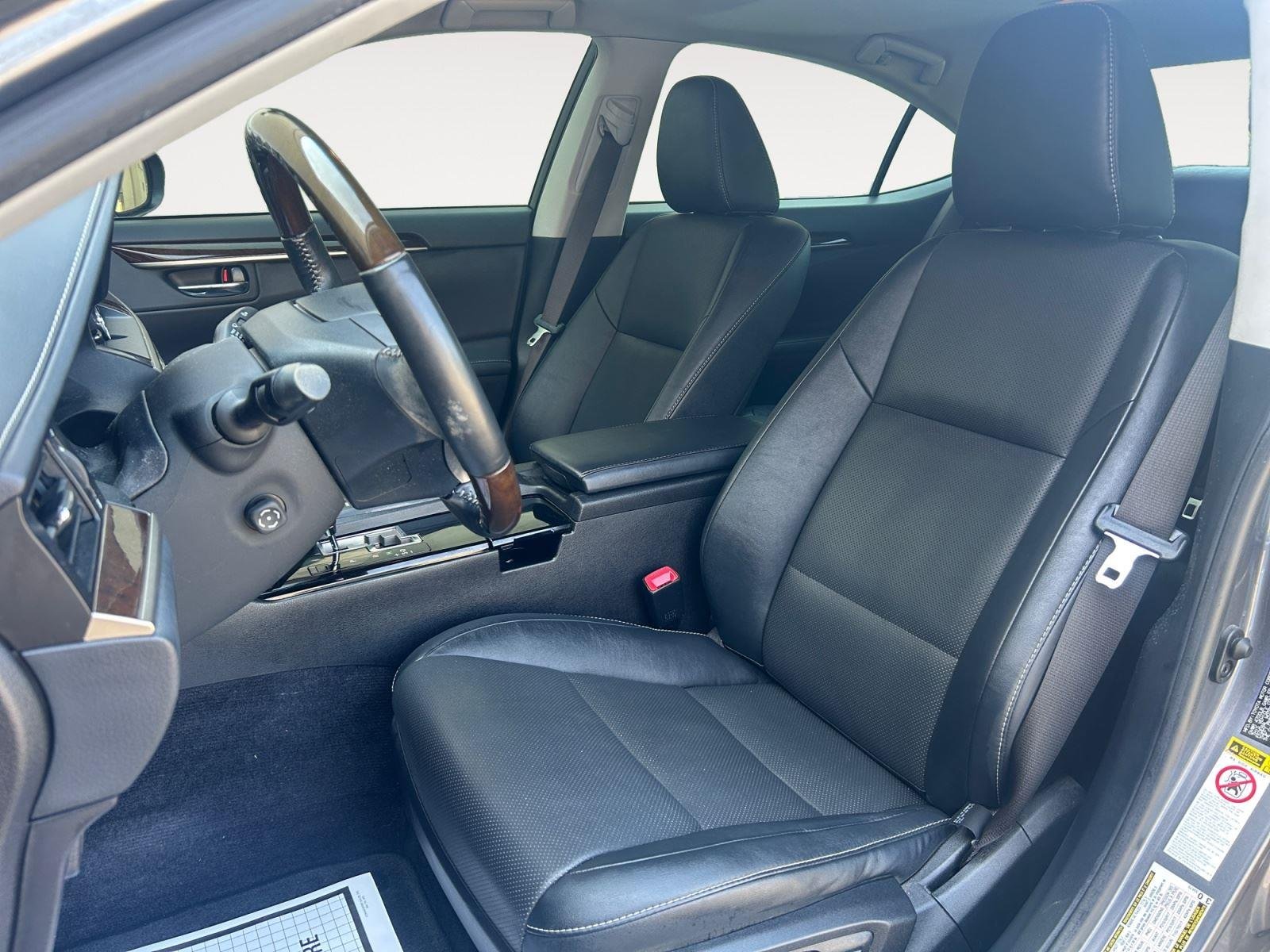 Used 2015 Nebula Gray Pearl Lexus  image 9