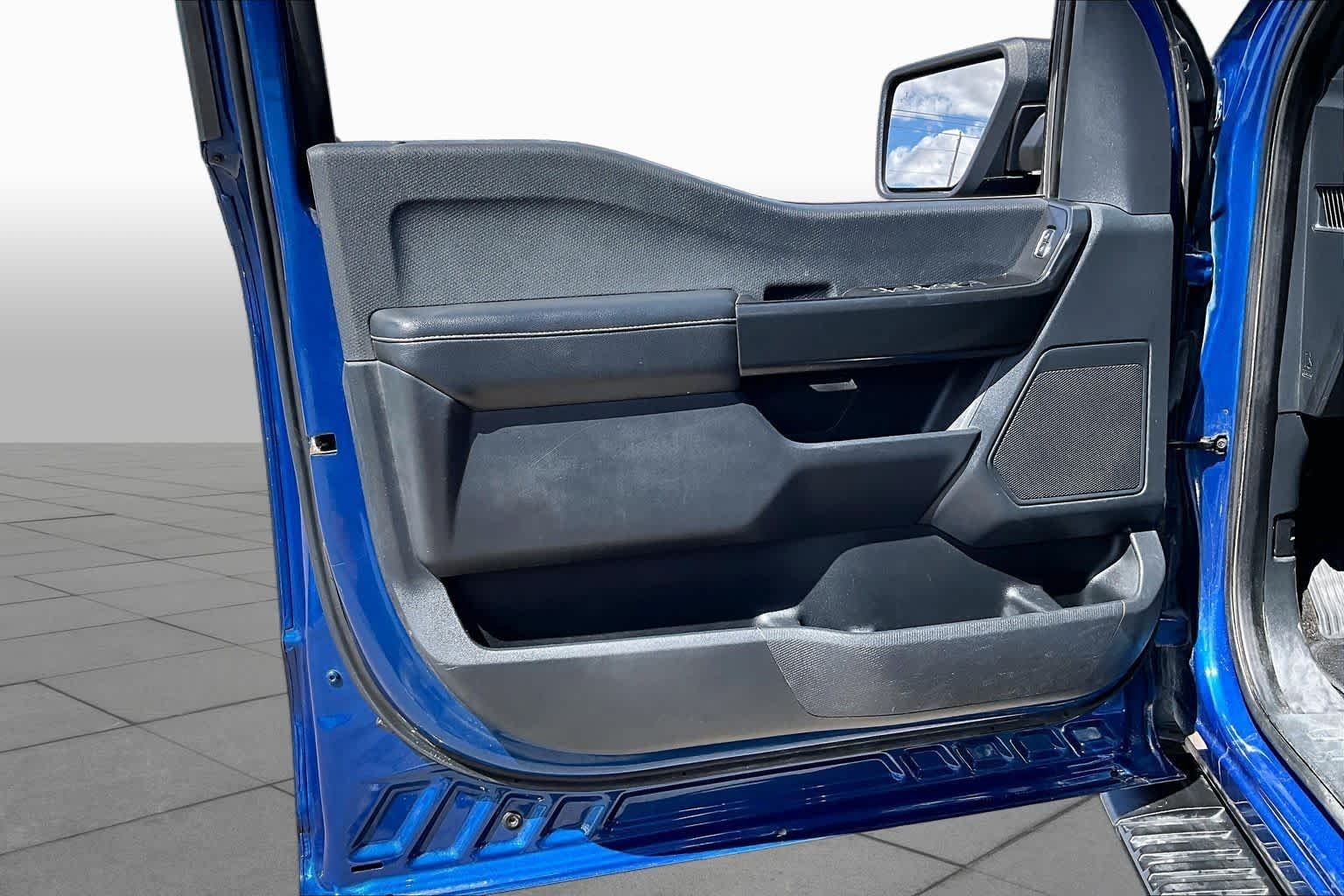 Used 2022 Atlas Blue Ford XL image 21