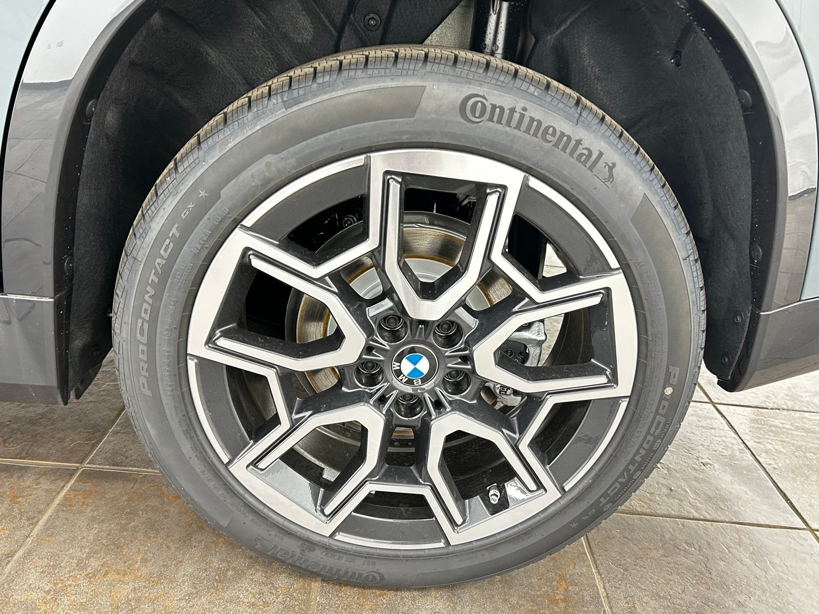 New 2026 Cape York Green Metallic BMW xDrive28i image 56