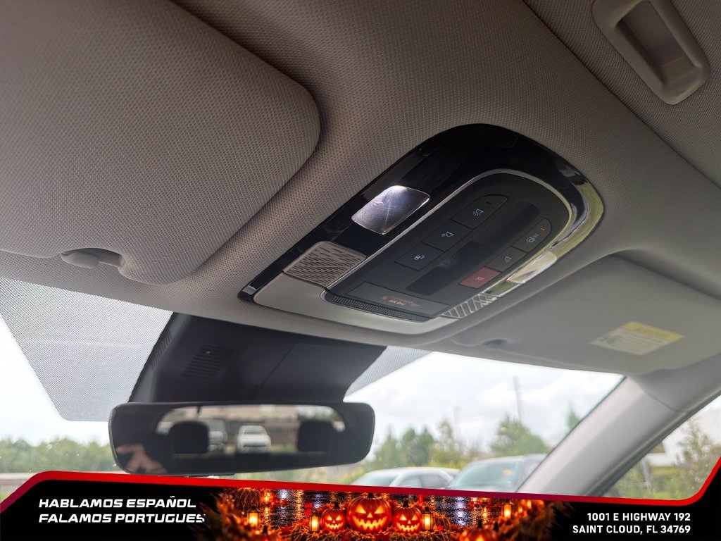 Used 2025 Gray Hyundai SEL Premium image 23