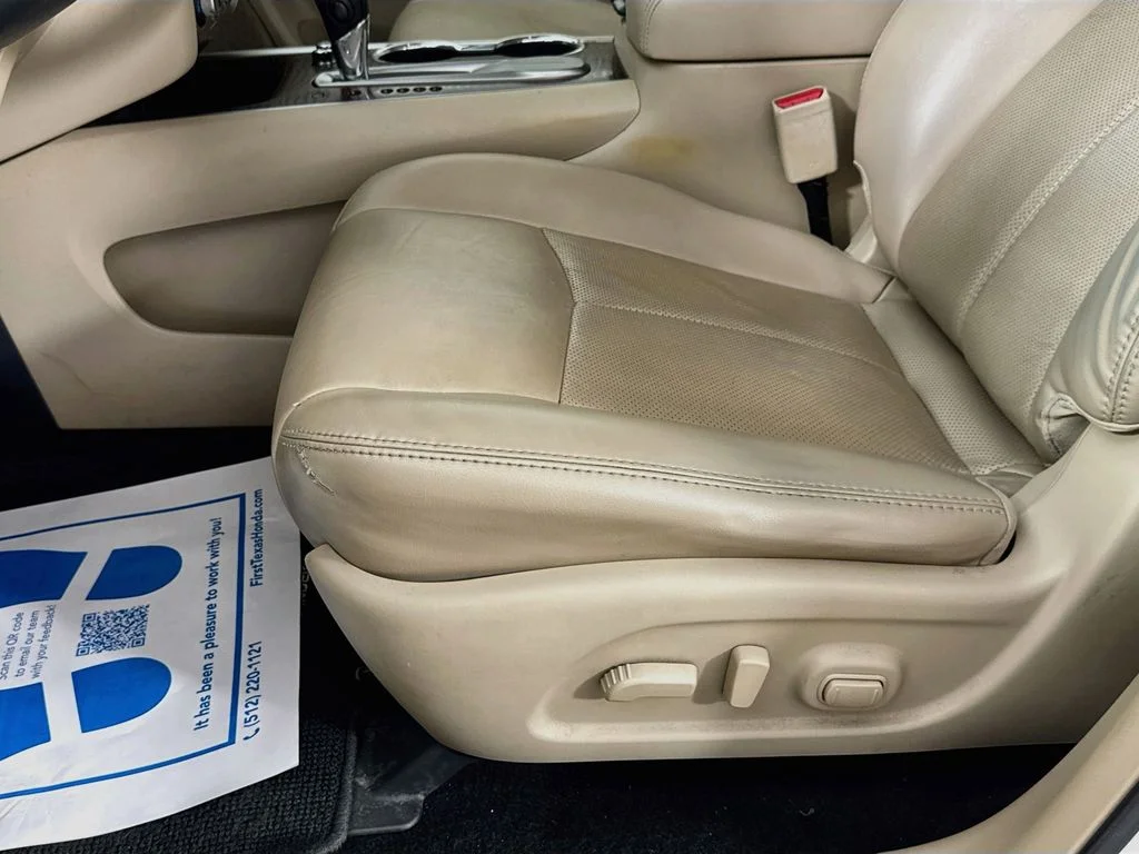 Used 2017 Pearl White Nissan Platinum image 25