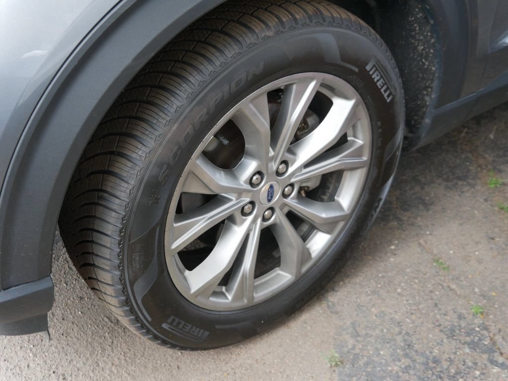 Certified Used 2023 Gray Ford XLT image 7