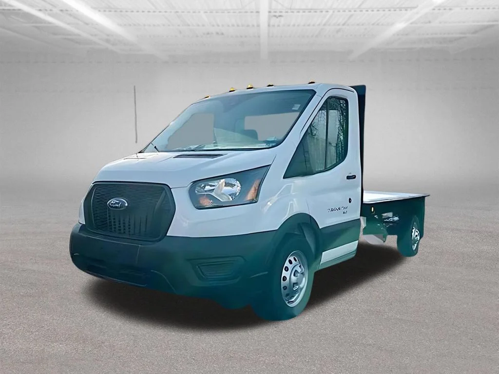 New 2025 Oxford White Ford Chassis Cab image 3