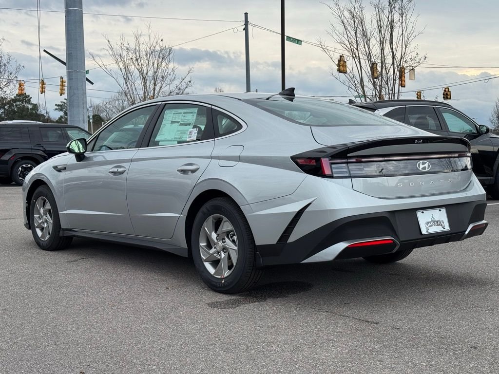 Used 2026 Silver Hyundai SE image 9