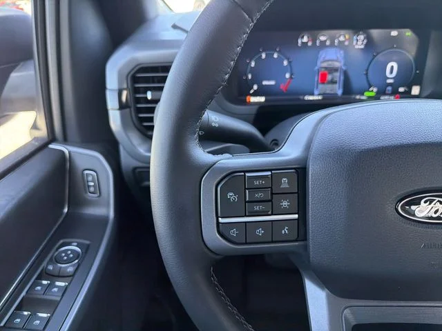 Used 2025 Red Ford XLT image 30