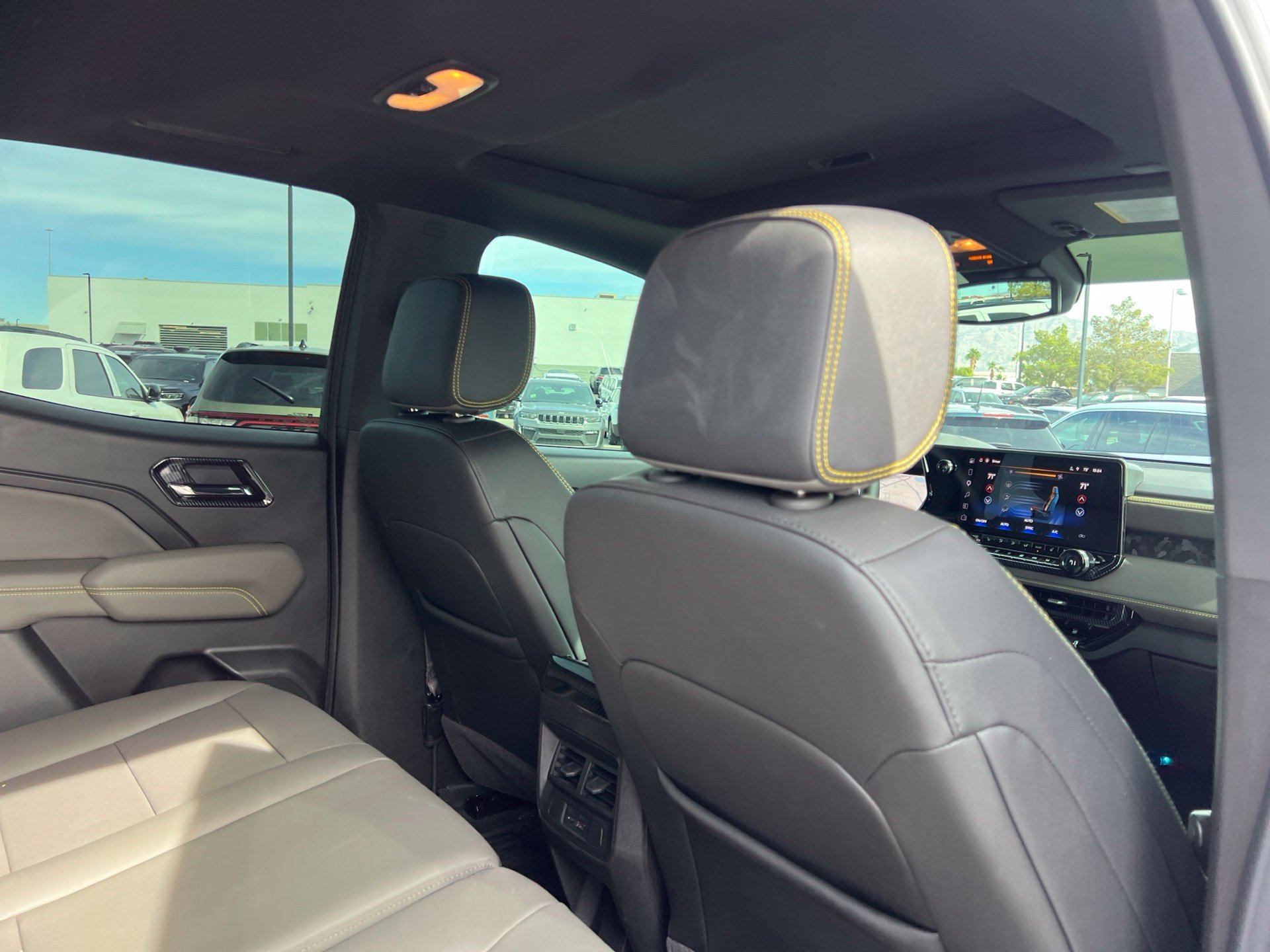 Used 2025 White Chevrolet ZR2 image 22
