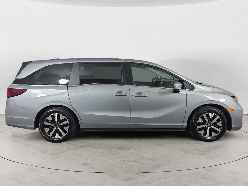 Used 2025  Honda EX-L image 4