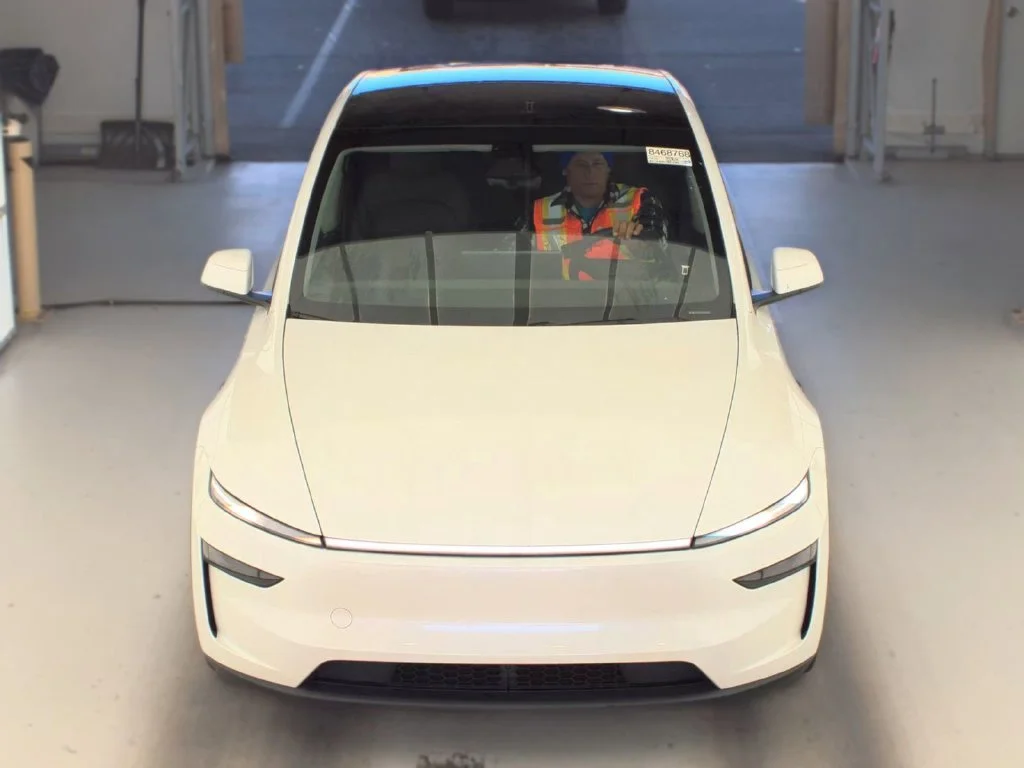 Used 2026 White Tesla  image 2