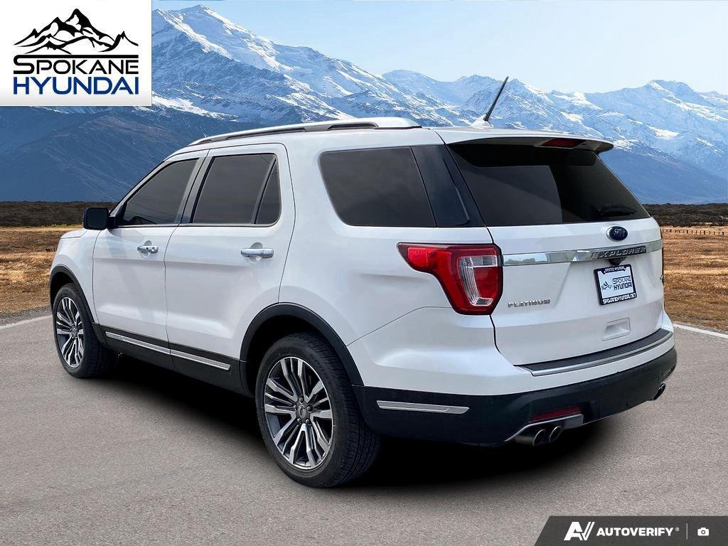 Used 2018 White Platinum Metallic Tri-Coat Ford Platinum image 3