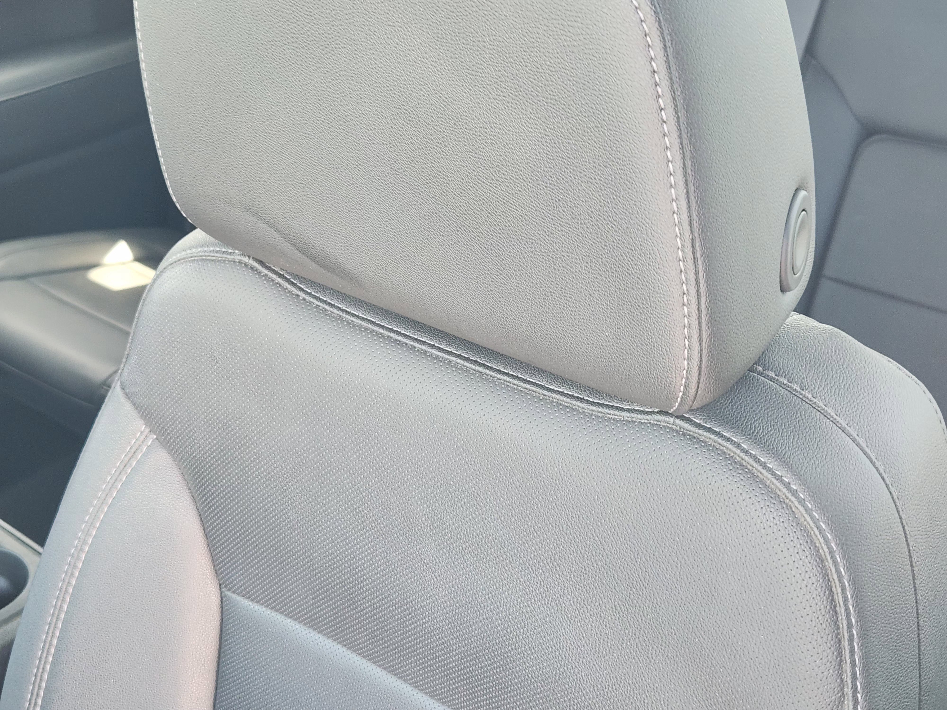 Used 2022 Summit White Chevrolet LTZ image 17