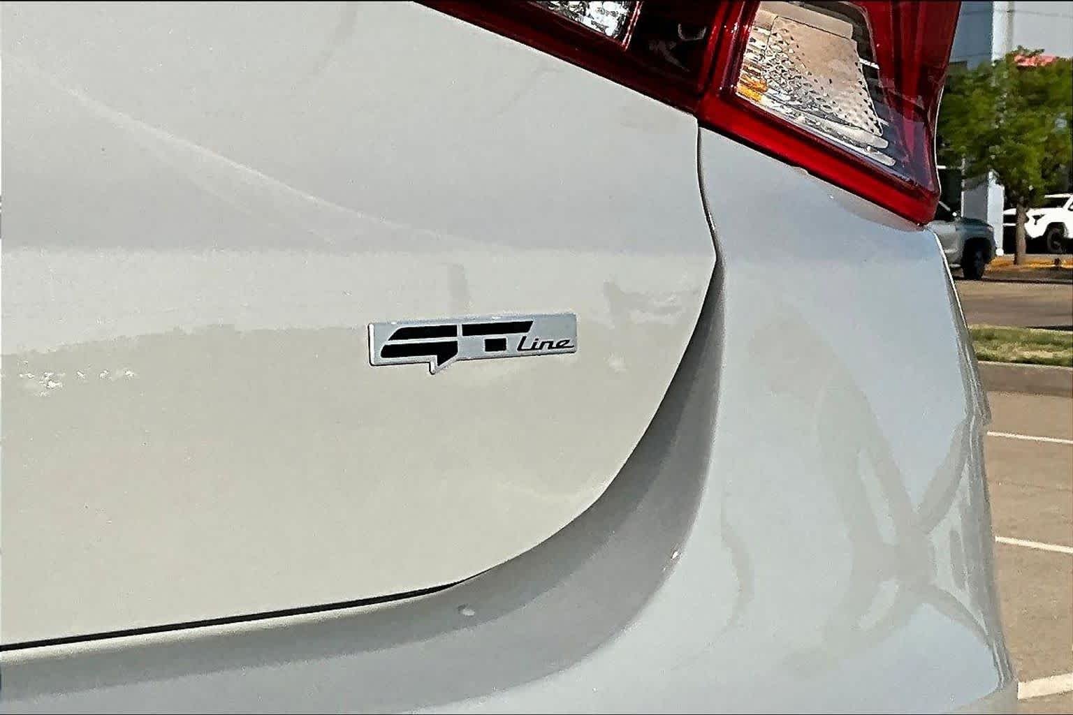 Used 2023 Wolf Gray Kia GT-Line image 13