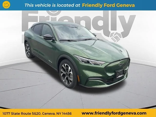 Used 2024 Eruption Green Metallic Ford Select image 3