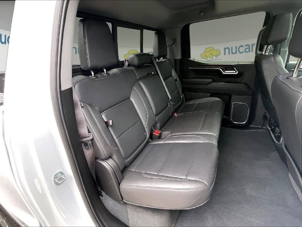 Used 2023 White GMC SLT image 19