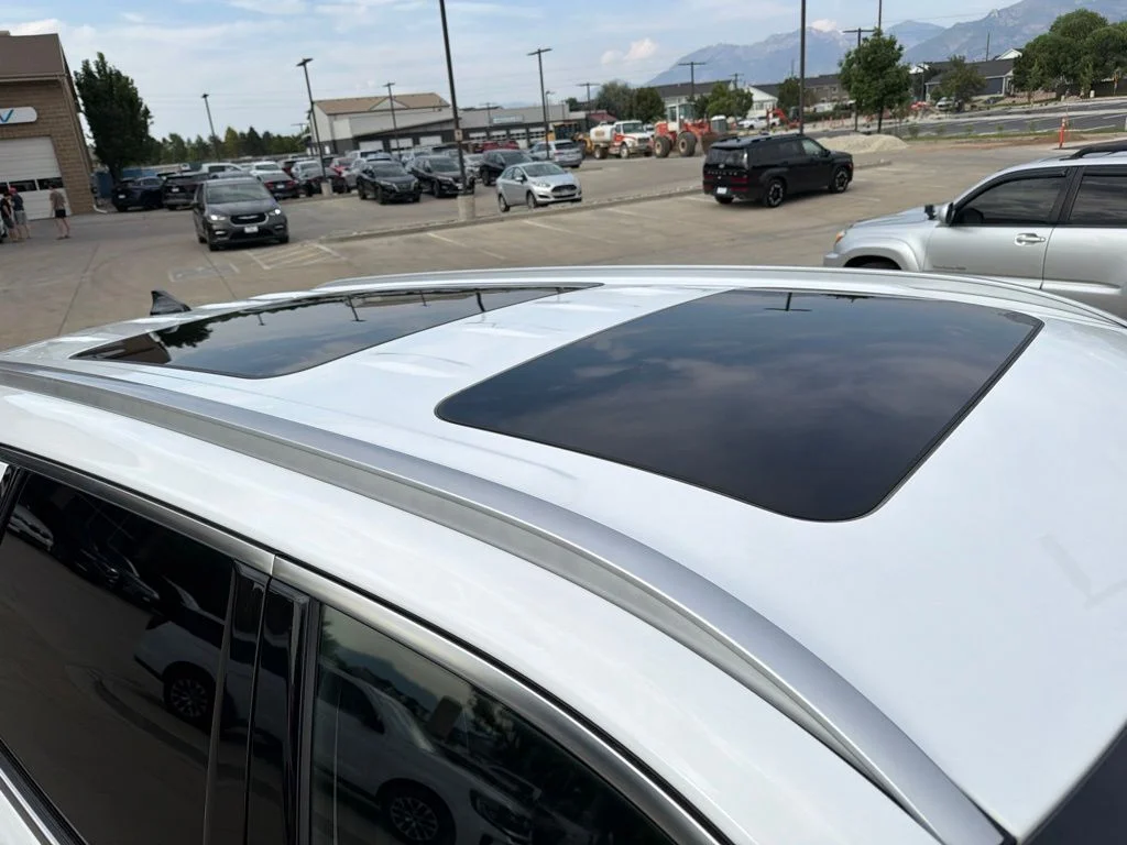 Used 2021 White Hyundai Calligraphy image 9