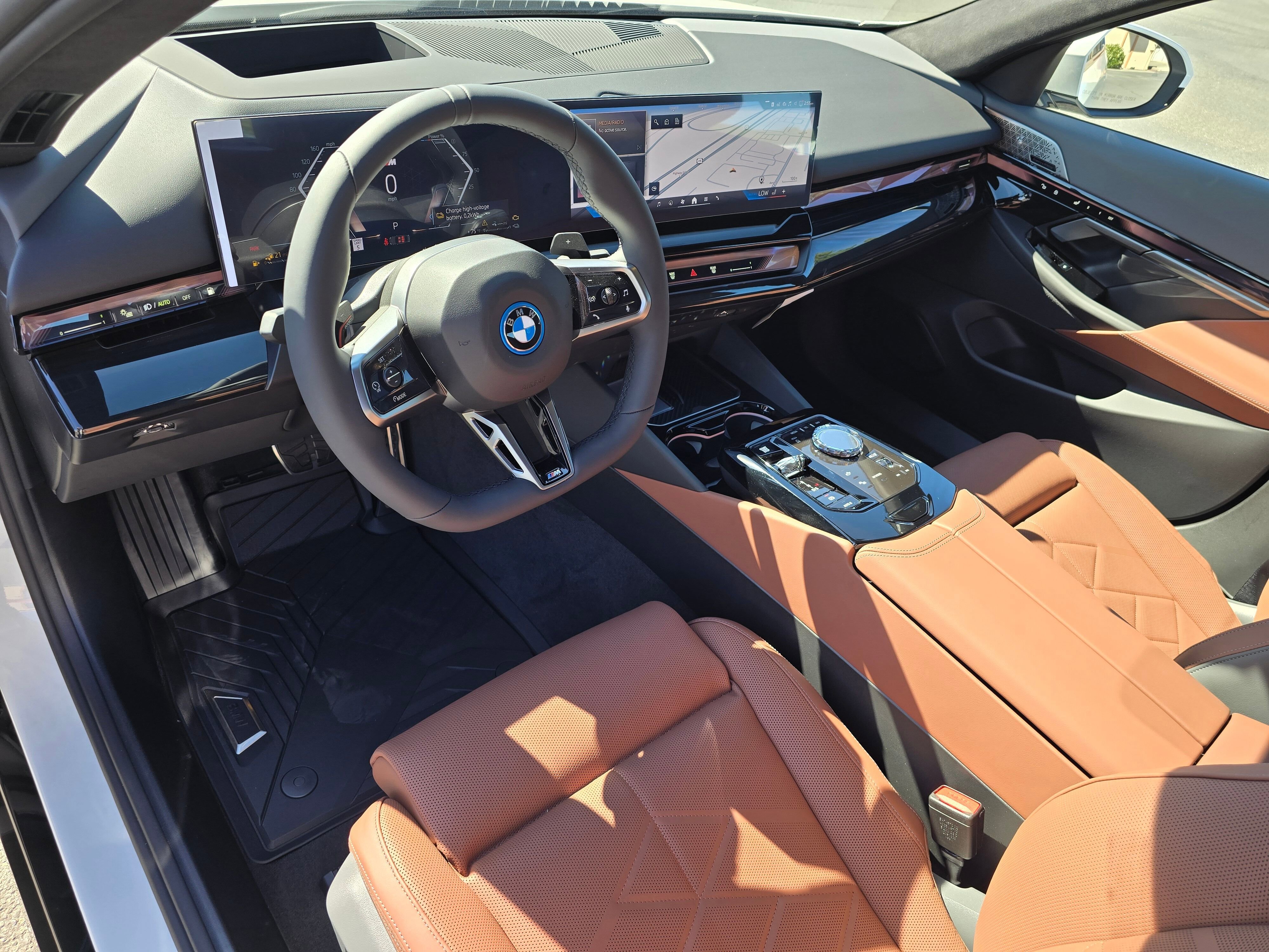 2026 BMW 5 Series 550e - Photo 33