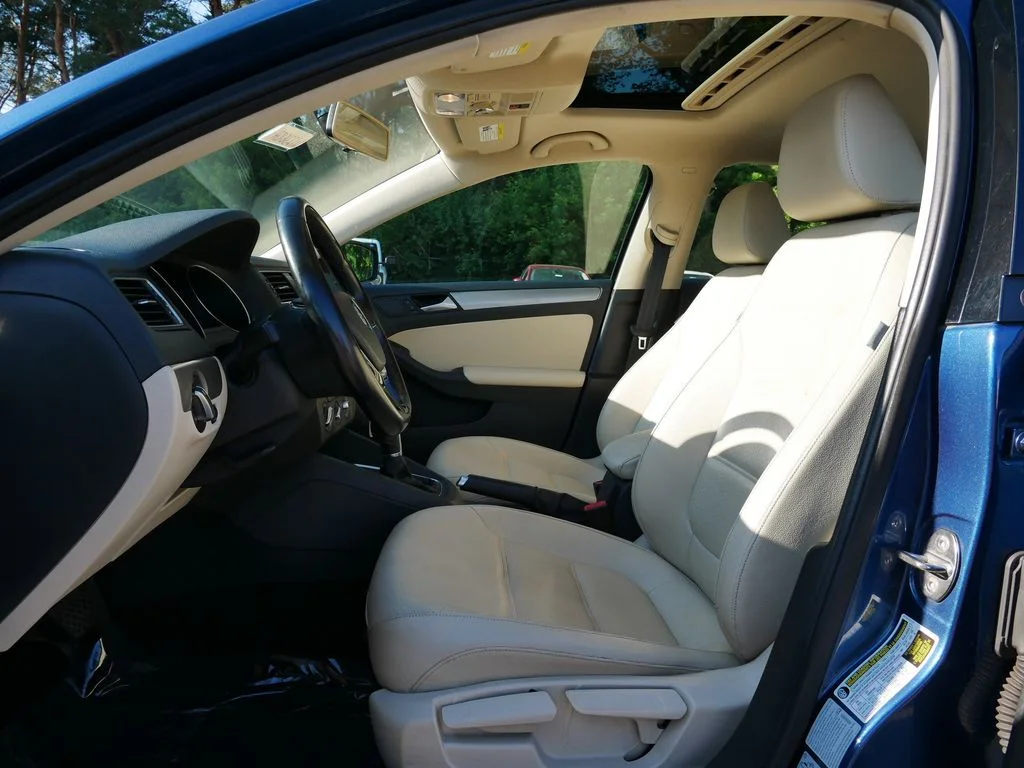 Used 2017 Blue Volkswagen 1.4T SE image 14
