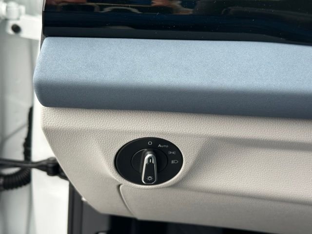 New 2026 Opal White Pearl Volkswagen 1.5T SE image 23