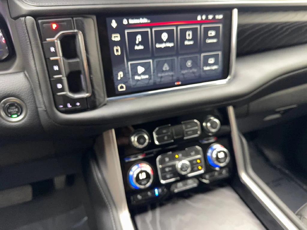 Used 2024 White GMC Denali image 71