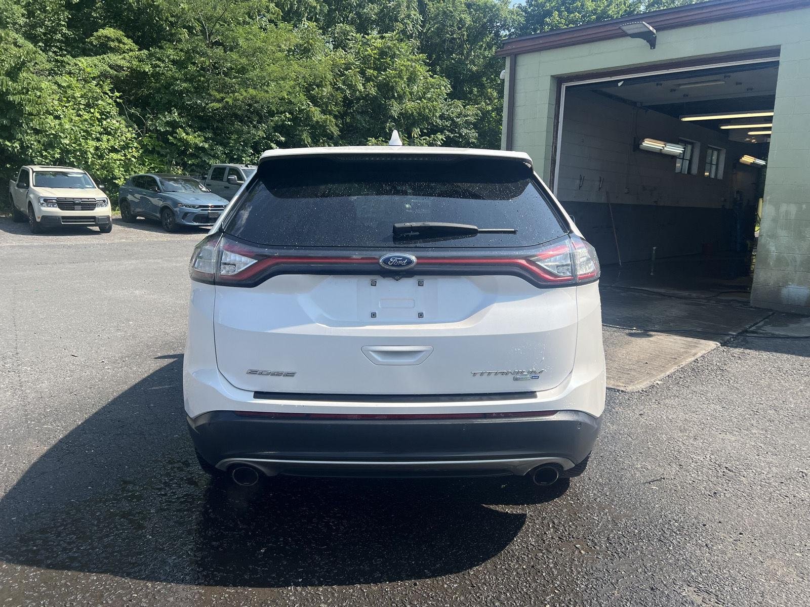 Used 2017 White Platinum Metallic Tri-Coat Ford Titanium image 4