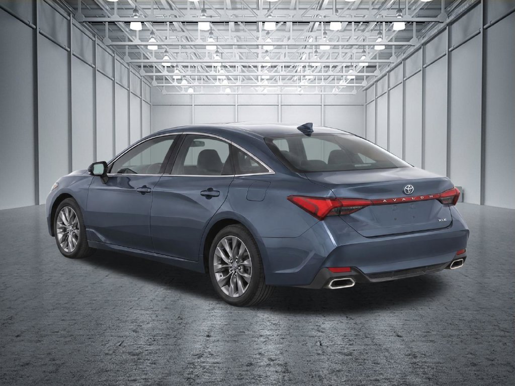 Used 2019 Gray Toyota XLE image 3