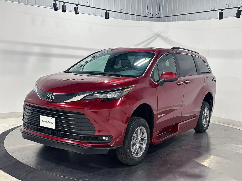 2026 Toyota Sienna Performance Highlights