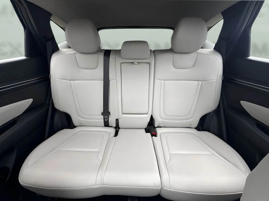 Used 2024 Silver Hyundai SEL image 12