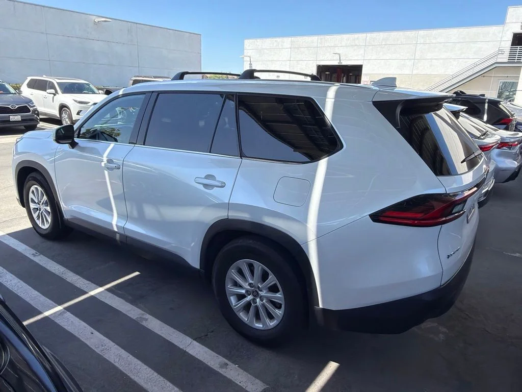 Used 2026 White Toyota XLE image 2